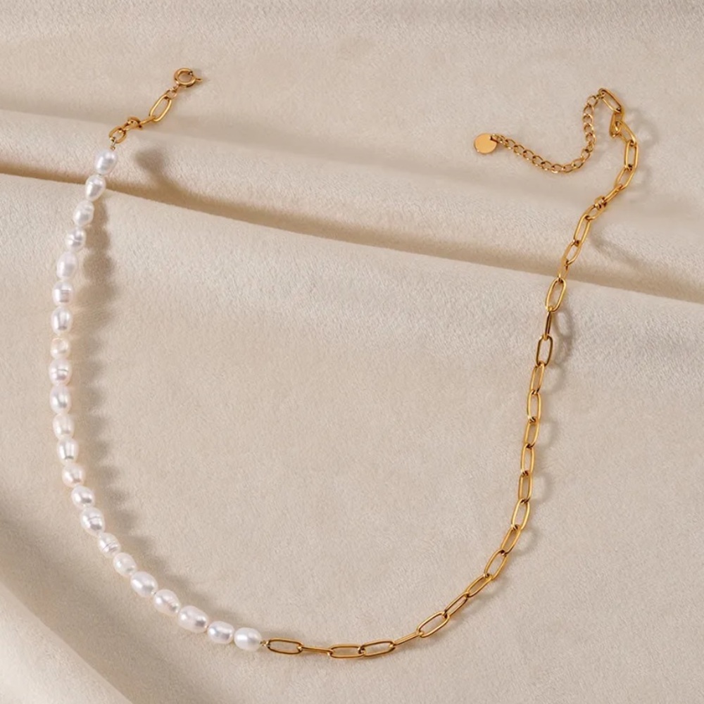 NWT fresh pearl and gold tone necklace